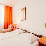 Franeta Apartments