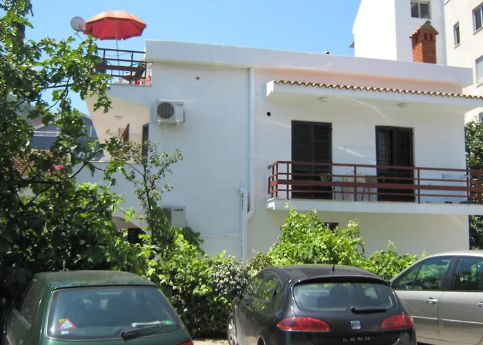 Franeta Apartments