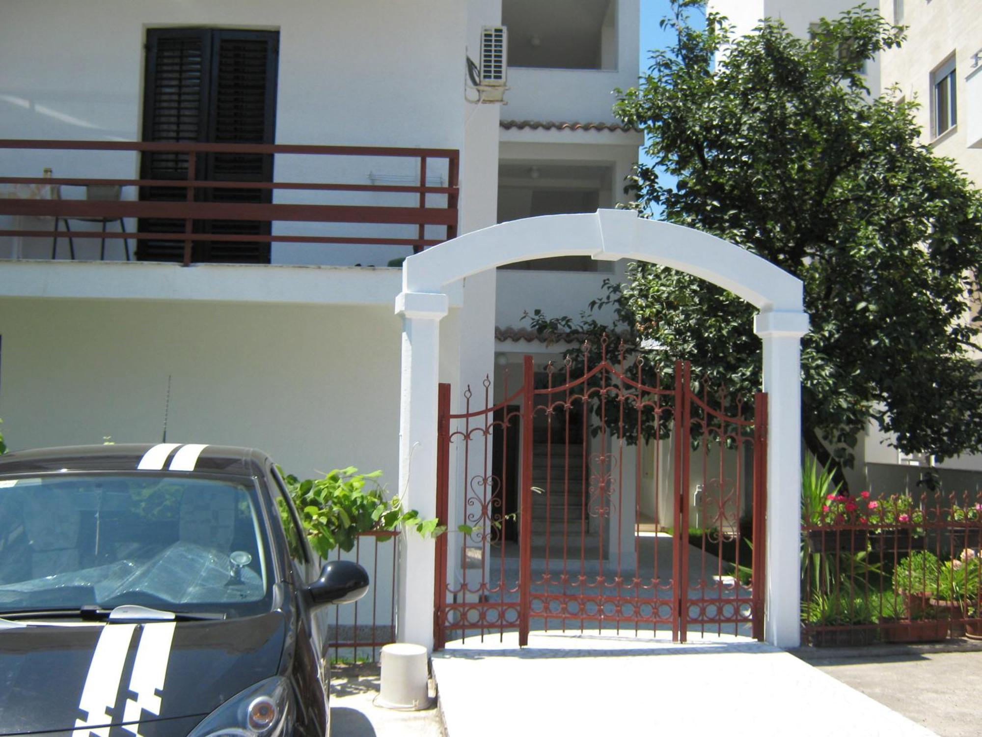 Apartment Franeta *